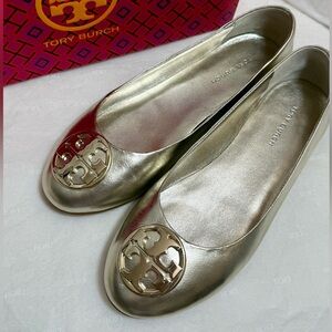 Tory Burch Gold Leather Reva Ballet Flats Size 5 Logo Medallion Classic